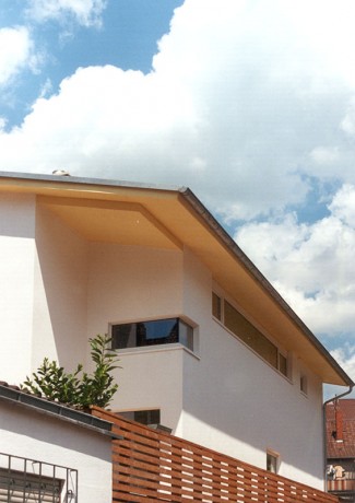 Neubau Wohnhaus Boßert, Straßenblick